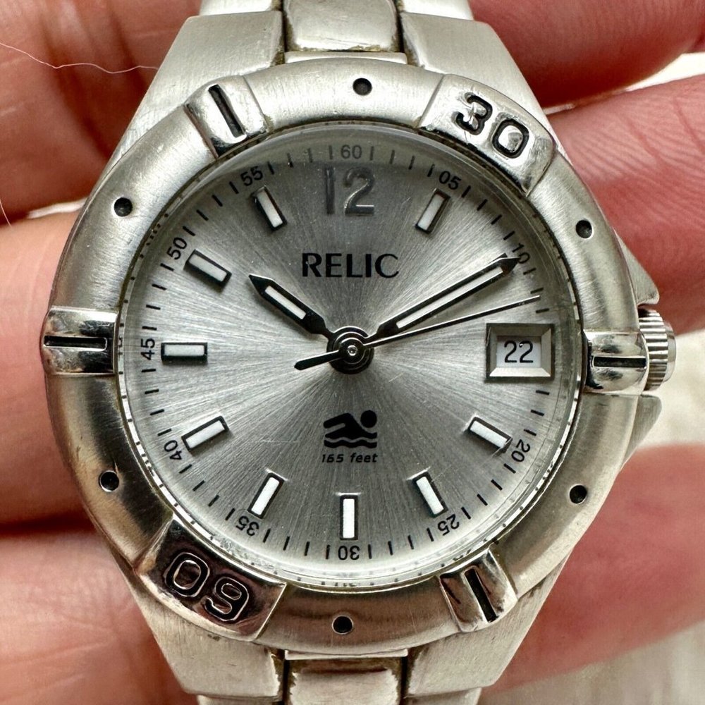 Relec Wet Stainless Steel Quartz Women Watch Metal Band Water Resistant 50m